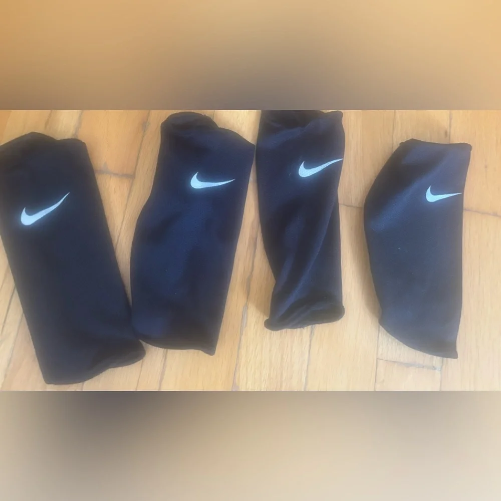 4-1 Deal Nike forearm black shiver warmer - Picture 2 of 4